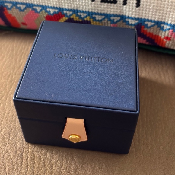 LOUIS VUITTON RING JEWELRY BOX - Picture 2 of 2